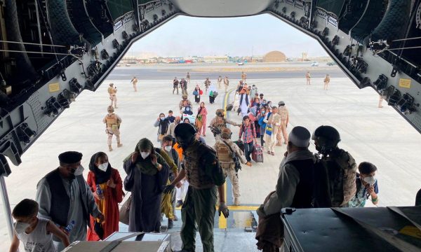Vazhdojnë mes kaosit evakuimet e amerikanëve dhe afganëve nga Kabuli