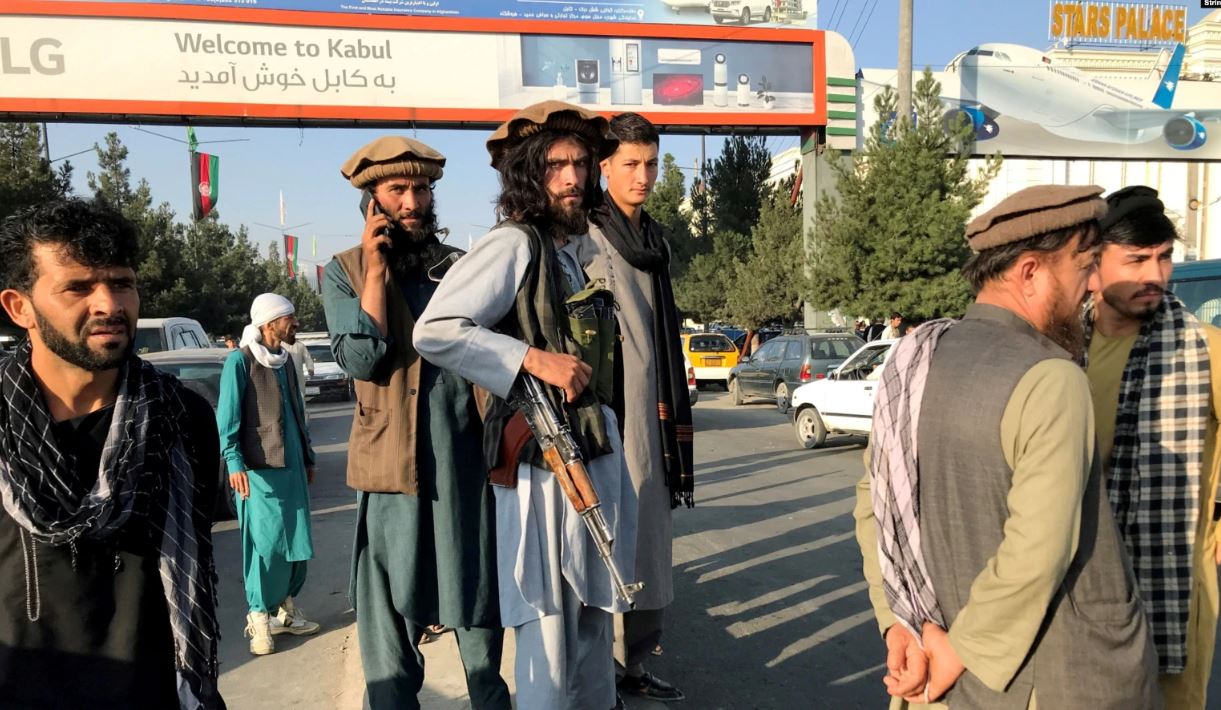 Derë më derë tërhiqen zvarrë, nis raprezalja e bashkëpunëtorëve në Afganistan