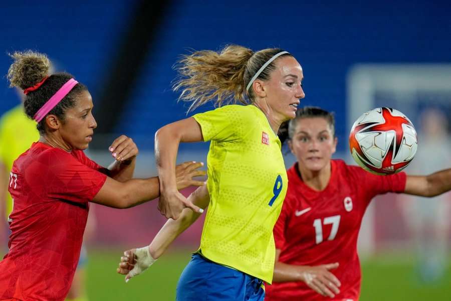 Asllani sërish e argjendtë, Suedia humb në finale nga Kanadaja