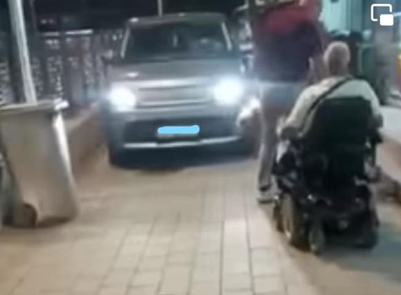​Vozitje nëpër trotuar, gjobitet shoferi