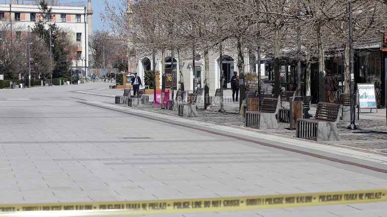 Sot hyjnë në fuqi masat e reja anti-COVID, rikthehet ora policore