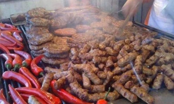 Instituti tregon ushqimet që duhet t’i shmangni për të mos u helmuar gjatë verës