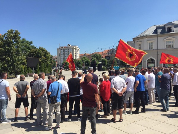Veteranët protestojnë për lirimin e çlirimtarëve nga Haga