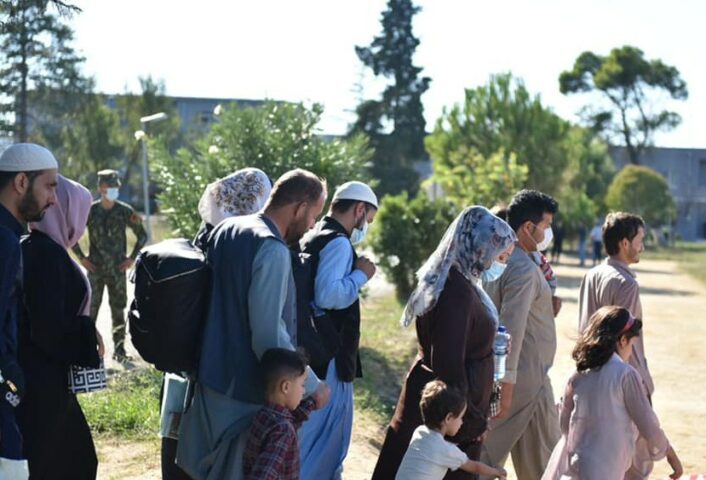 Mbërrijnë në Rinas 259 fëmijë, gra e burra të larguar nga Mazari Al Sharif