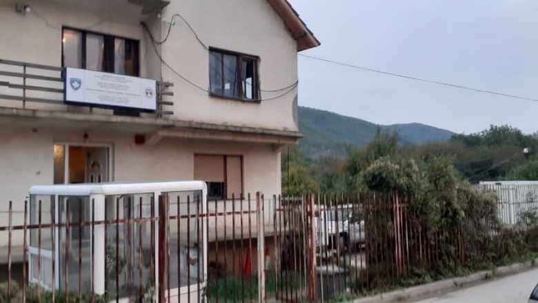 Rihapet Qendra për Regjistrimin e Automjeteve në Zubin Potok