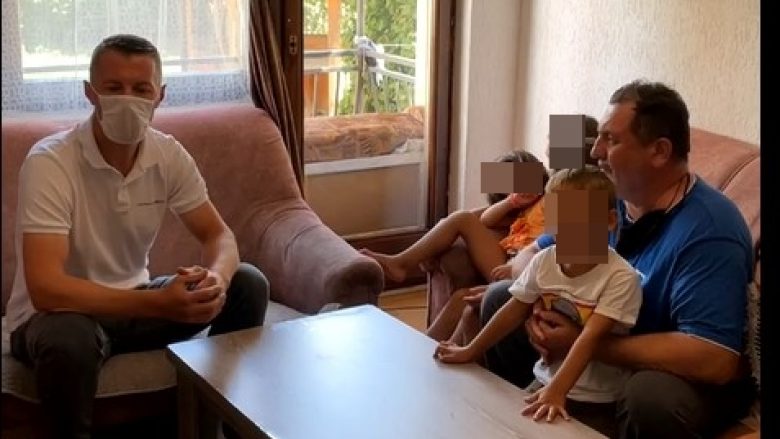 Pas vdekjes së gruas nga koronavirusi, mbeti vetëm me shtatë fëmijë, nis aksioni humanitar