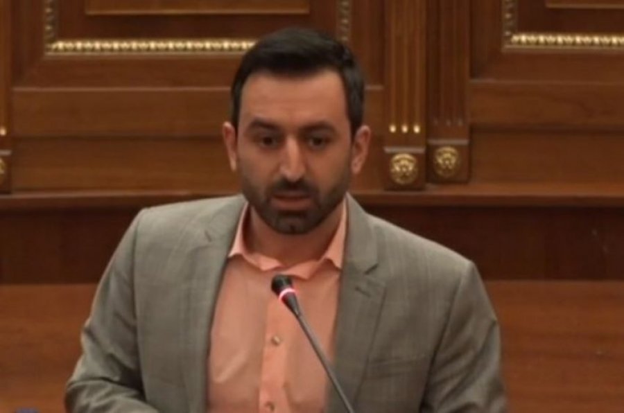 Basha: Hekurani ka kry shkollim para se të bëhet ministër, Ramushi ka hy në politikë pastaj i ka ra në mend për shkollim