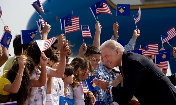 SHBA dhuroi vaksina për Kosovën më shumë se për shumicën e shteteve