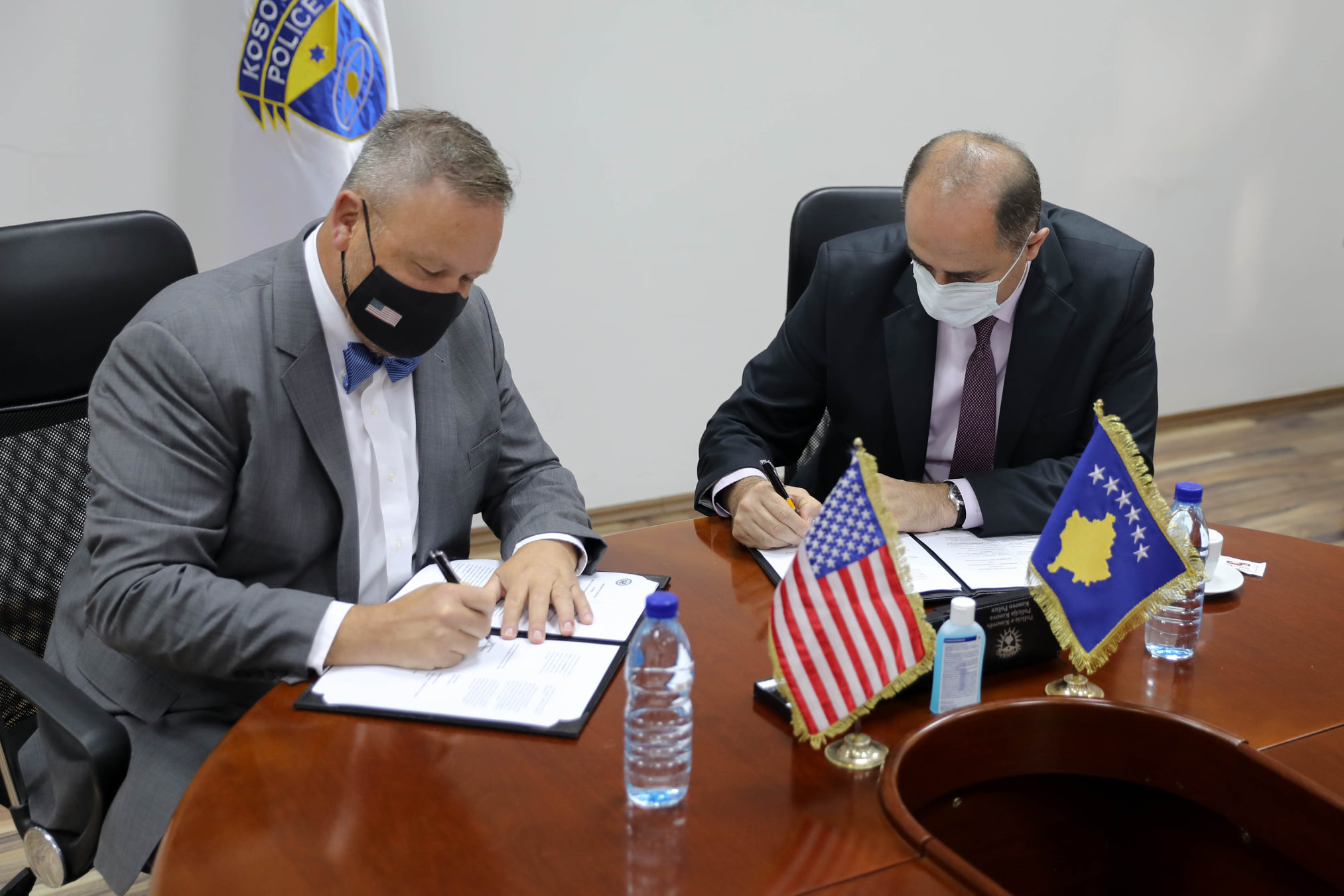 Ambasada amerikane donacion për Policinë e Kosovës