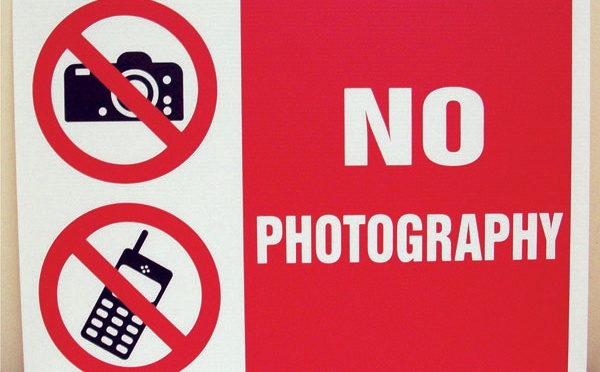 Arrestohen tre persona për fotografim të kampit të Njësisë Speciale në jug të Mitrovicës