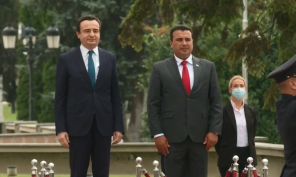 Kurti pritet nga Zaev në Shkup