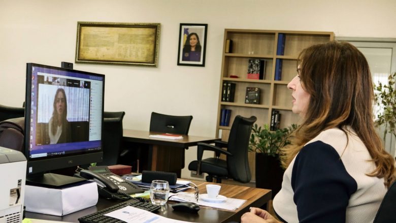 MAShTI: Të gatshëm për fillimin e vitit të ri shkollor, por çdo vendim do të merret duke i respektuar rekomandimet e institucioneve shëndetësore