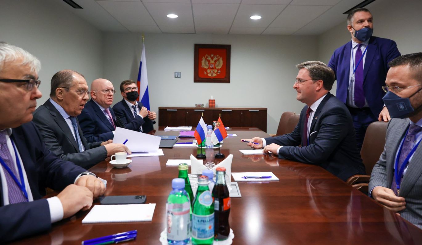 Ministri i jashtëm serb e njofton homologun rus për zhvillimet në veri