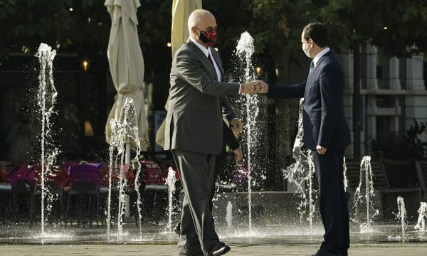 Zyra e Kryeministrit tregon çka u fol në takimin Kurti – Rama