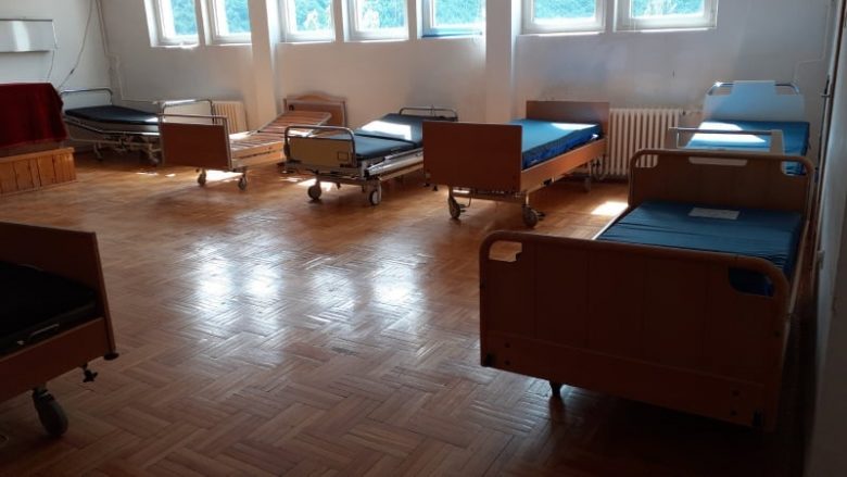 Spitali i Pejës siguron shtretër shtesë për pacientët me COVID-19