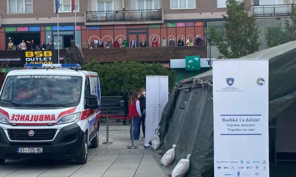 Ka filluar vaksinimi në sheshin “Zahir Pajaziti” në Prishtinë