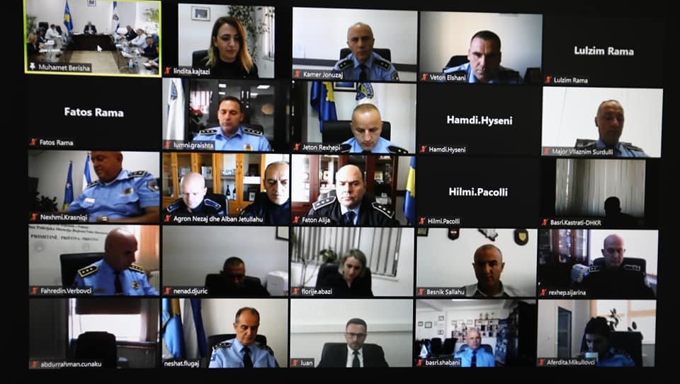 Aksioni në veri dhe çështje të tjera, Drejtori i Policisë takon vartësit e tij