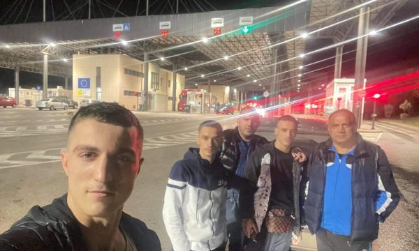 Ekipi i boksit sërish nuk lejohet të hyjë në Serbi