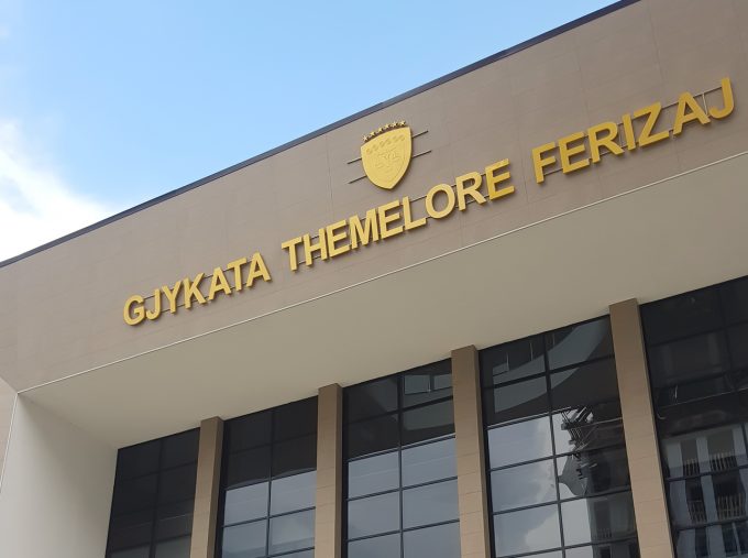 Keqtrajtoi psiqikisht nënën e tij- Gjykata merr vendim