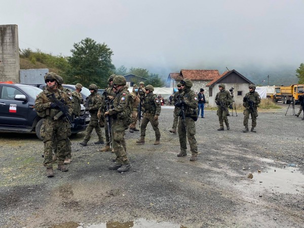 Njësia Speciale nuk largohet nga veriu pa u hequr barrikadat