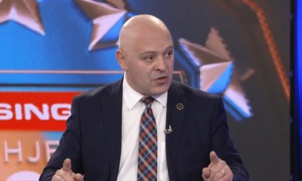 Ardian Gjini ka disa fjalë pas rezultatit zgjedhor në Gjakovë