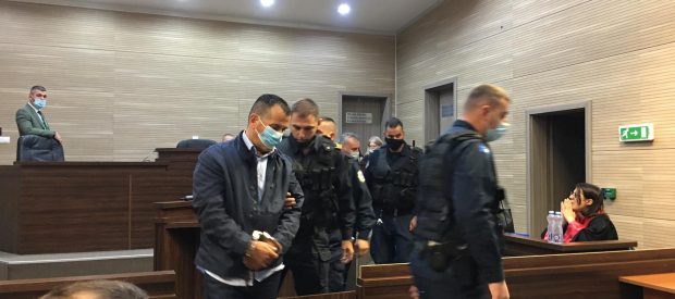 Mungojnë Adelina Ismaili dhe motrat e saj në gjykimin ku Enver Sekiraqa akuzohet se nxiti vrasjen e Rizës