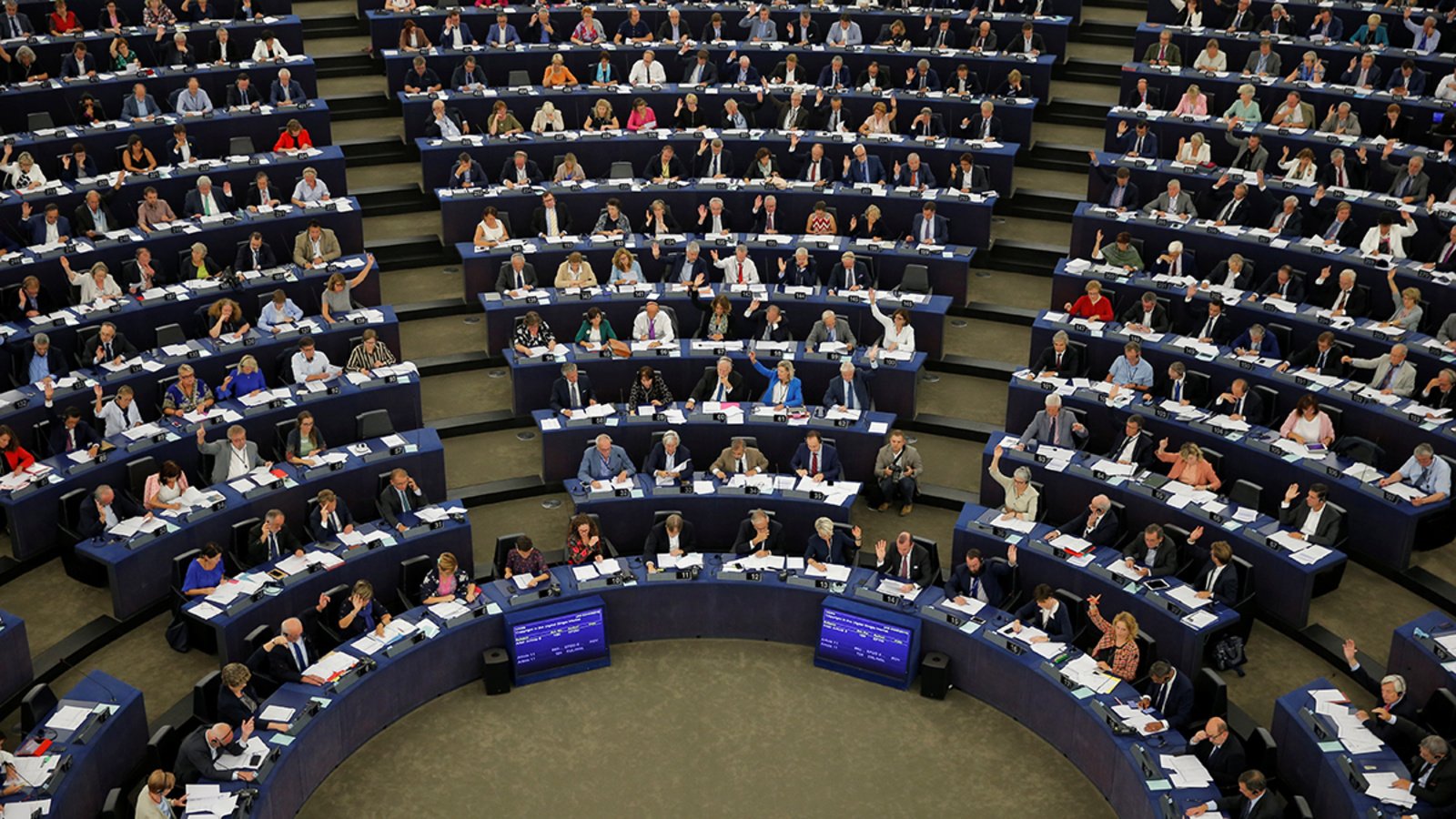 Eurodeputetët i bëjnë thirrje Këshillit Europian që t’ia liberalizojë vizat Kosovës pa vonesë