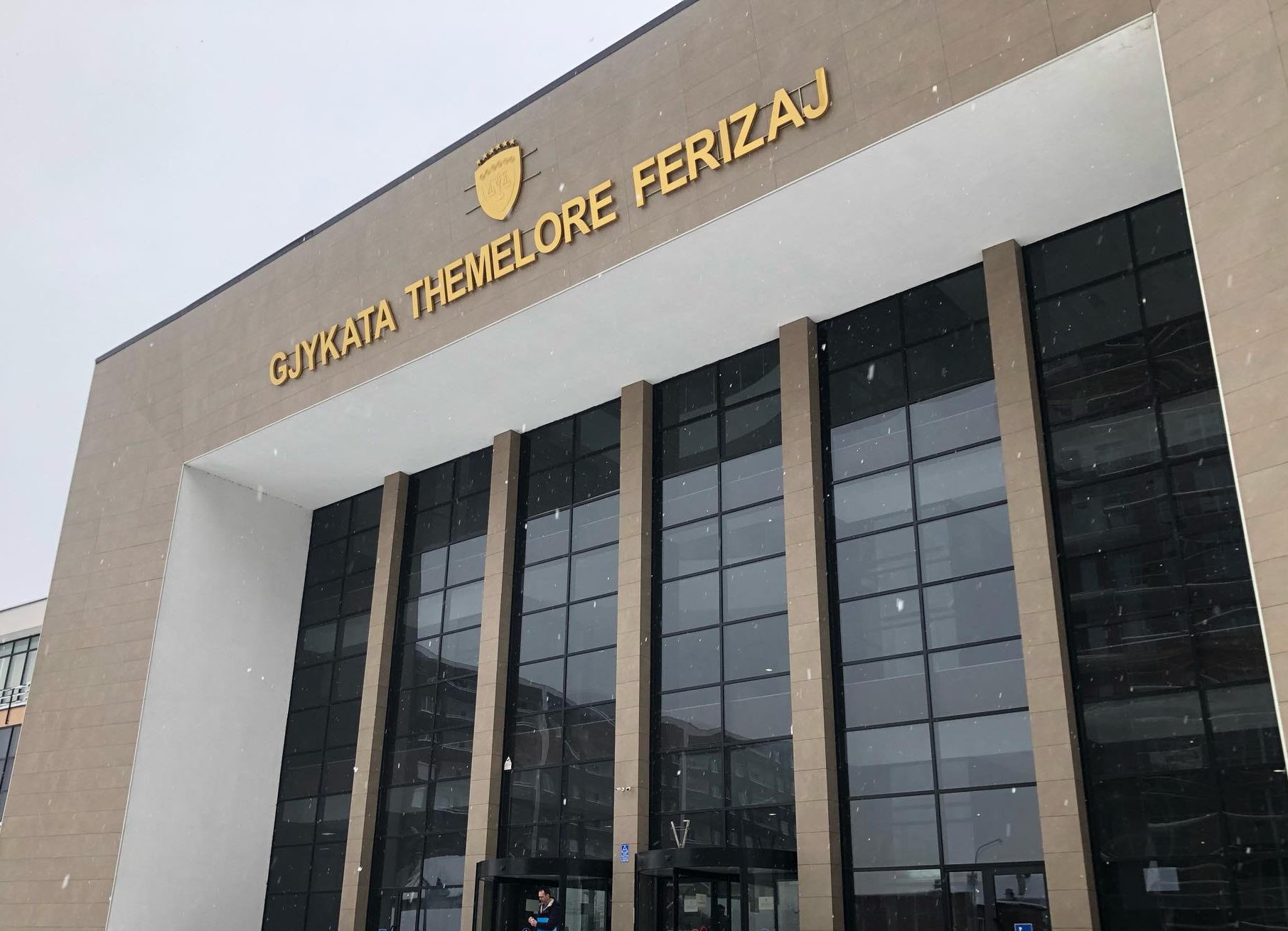“Kam me të vra ty dhe kam me ta zhduk familjen”,  një muaj paraburgim për personin që dyshohet se kërcënoi policin