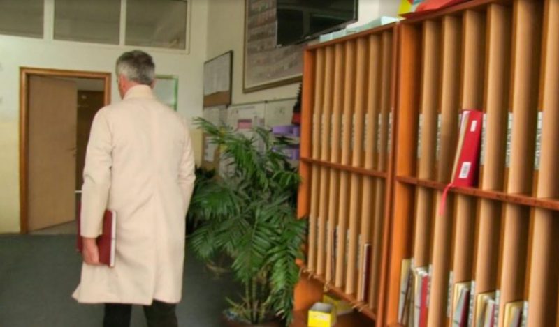 Dy mësimdhënës dyshohen se e keqtrajtuan një nxënës 12-vjeçar në Malishevë