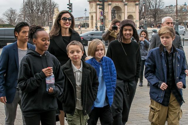 “Nuk jam prind perfekt”, Angelia Jolie flet për marrëdhënien me gjashtë fëmijët