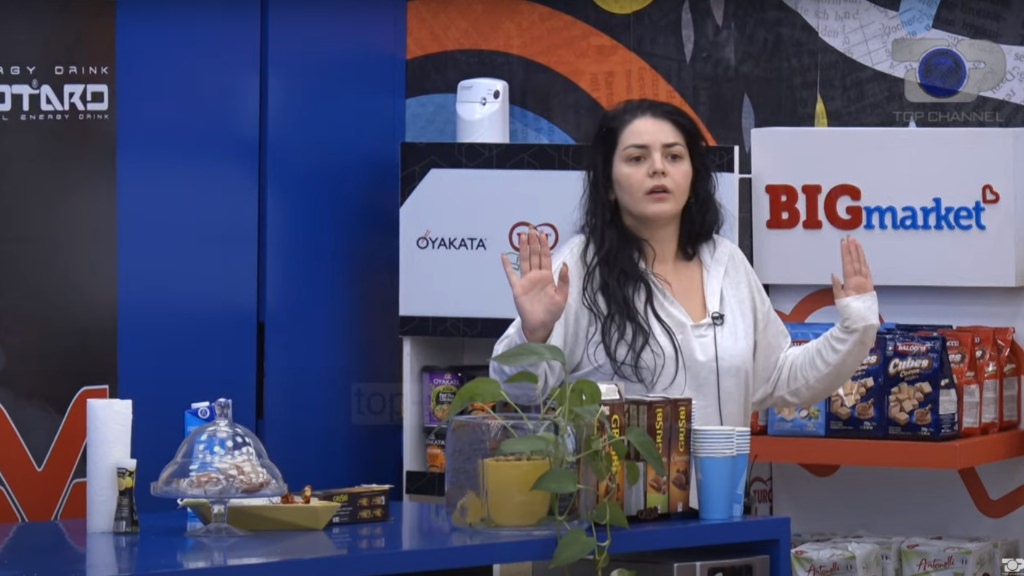 “Isha fshatare e Ferizajt”, Fifi vjen me deklaratë ndaj ish-të dashurit: Më la pasi nëna e tij nuk më donte