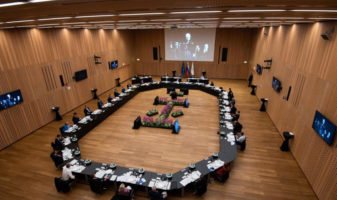 Kurti nga Sllovenia: Samit duhet të dënojë angazhimin e ushtrisë serbe në kufirin e Kosovës