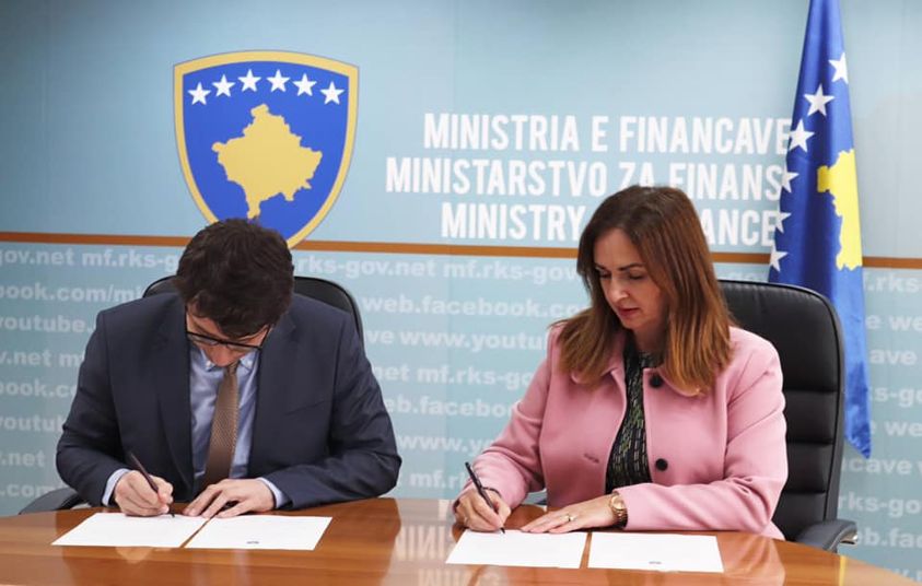 Nga 600 euro për dy mijë maturantë që ndjekin kurse të teknologjisë