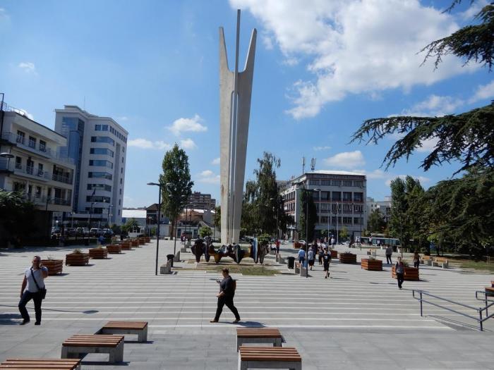 Masat e reja anti-COVID: Në ambientet e jashtme lejohen tubimet deri në 70 persona- në funerale vetëm familja e ngushtë