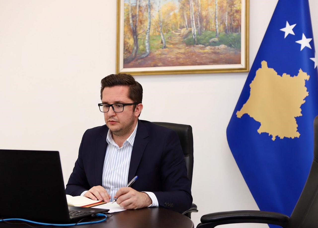 Mustafa pyet pse duhen 150 milionë euro për autostradën drejt Tetovës, e jo rrugët nacionale