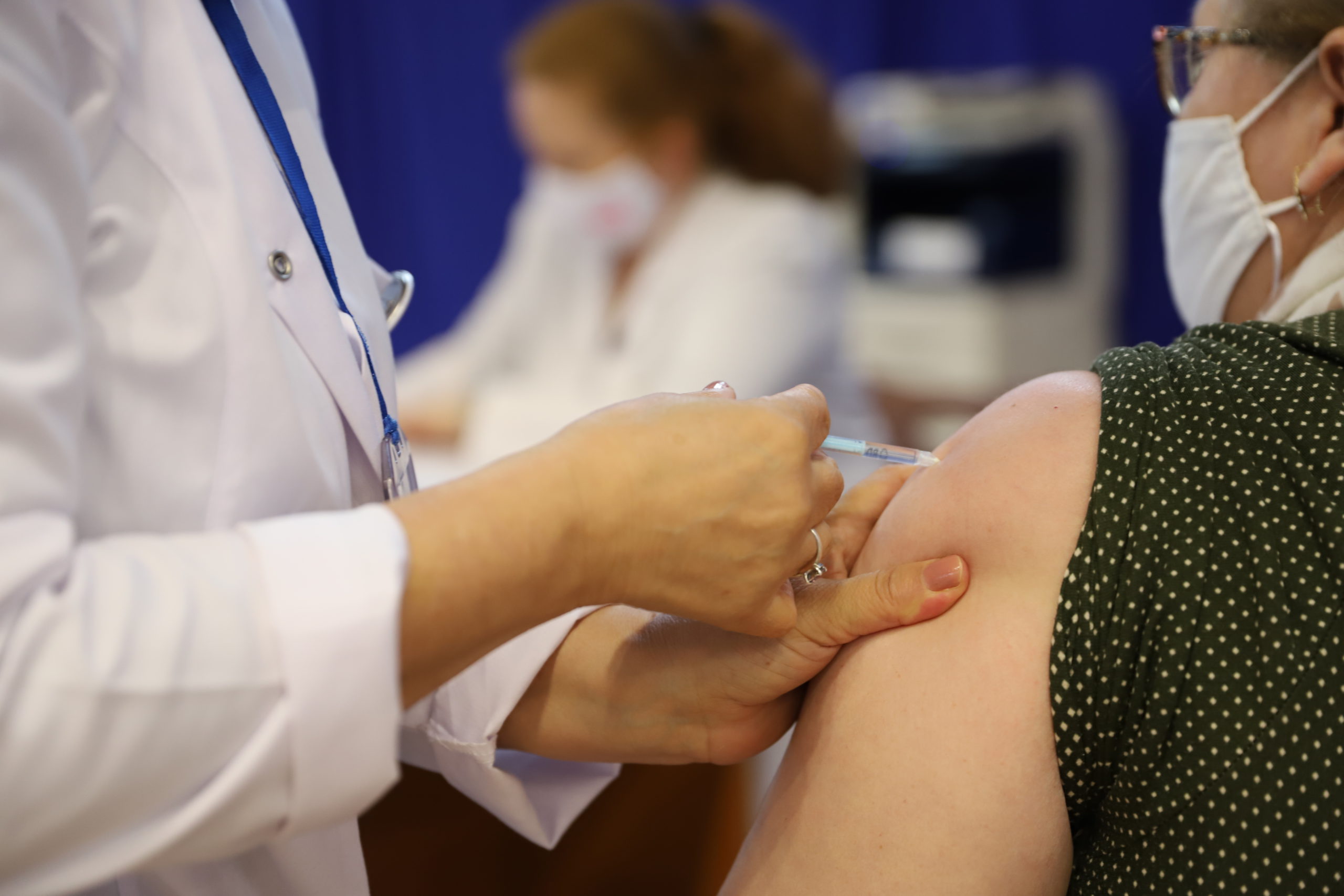 EMA miraton dozën e tretë të vaksinës për personat me imunitet të dobët
