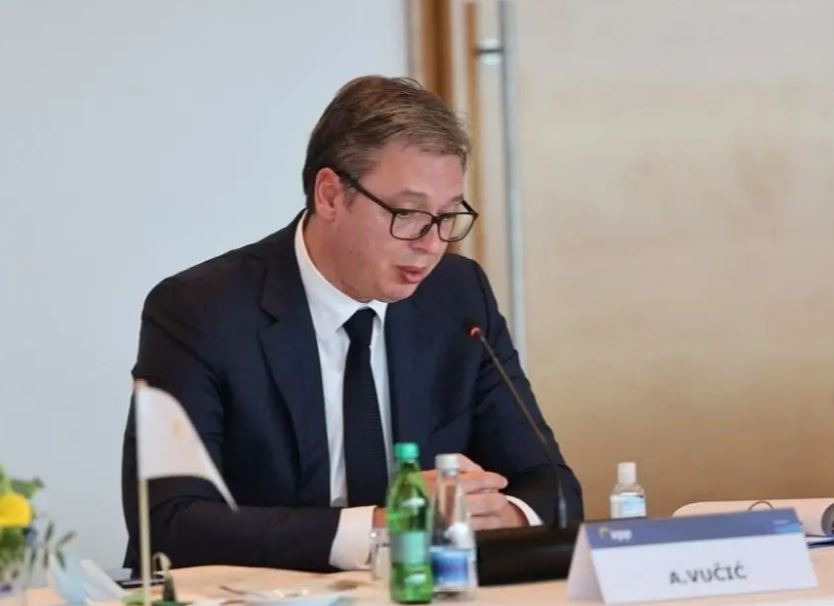 Vuçiq thotë se disa zyrtarë europianë po shkojnë në Amerikë për të sjell presion mbi pesëshen që s’e ka njohur Kosovën