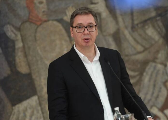 Serbia përfshihet nga skandali i “profileve të rrejshme” në mbështetje të Vuçiqit