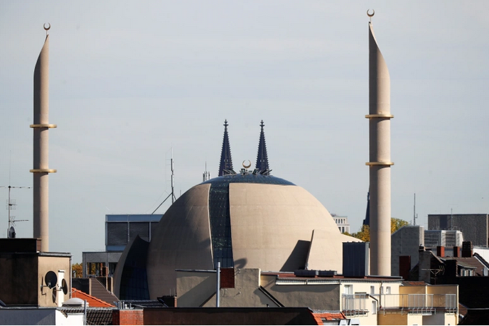 ‘Shenjë respekti’/ Xhamia më e madhe në Gjermani lejohet të përcjellë me zë thirrjen muslimane të lutjes të premteve