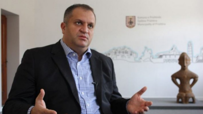 Shpend Ahmeti: Nuk janë as 46 mijë as 55 mijë banesa pa leje në Prishtinë