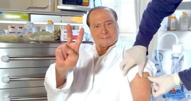 Silvio Berlusconi merr dozën e tretë: Tani është radha juaj