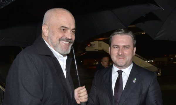 Edi Rama në Beograd, e pret ministri serb që e quajti Hashim Thaçin “Kasapi i Ballkanit”