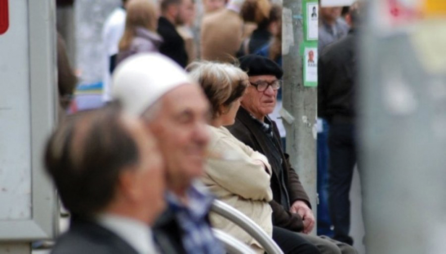 Nga 90 deri në 1 mijë e 200 euro, sa janë pensionet në Kosovë e sa në shtetet e tjera