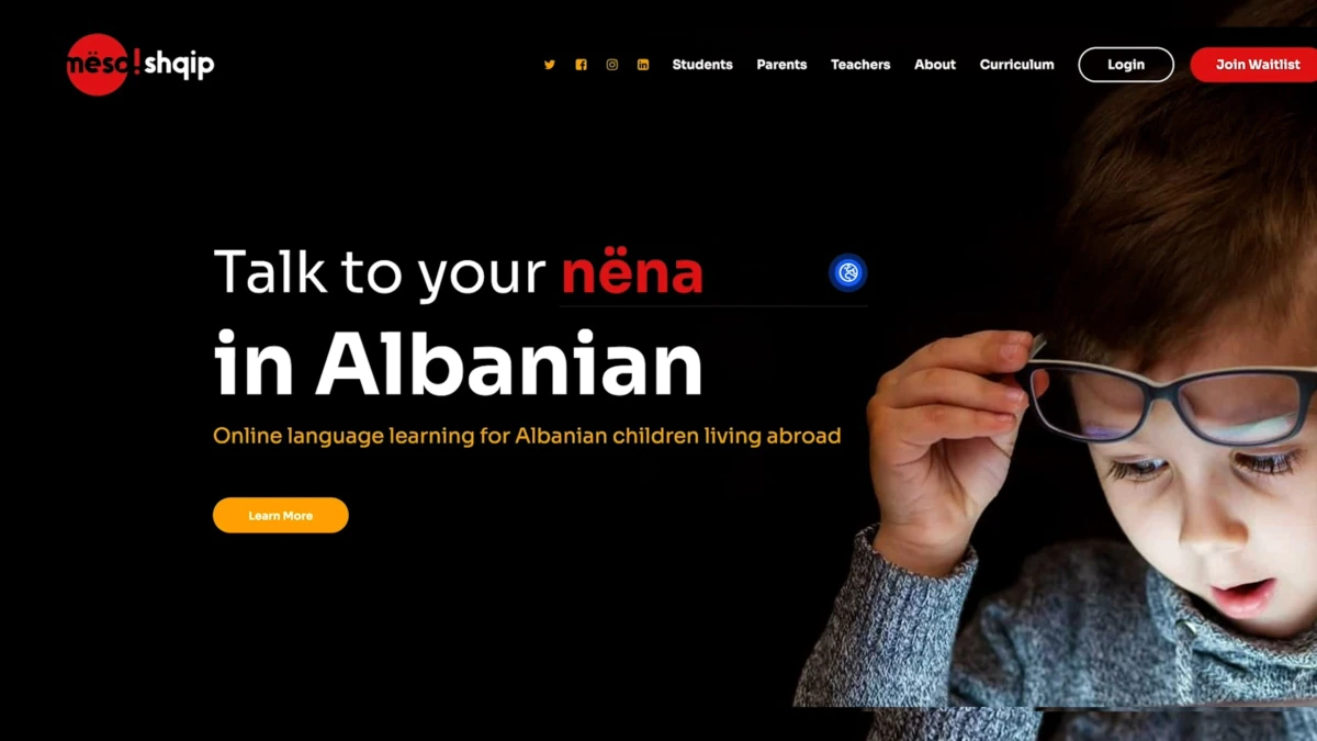 Një platformë e re online ndihmon shqiptaro-amerikanët të mësojnë gjuhën shqipe