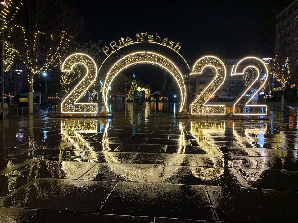 Ndizen dritat për festat e fundvitit në Prishtinë, dekorimi kushtoi 50 mijë euro