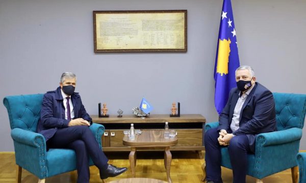 Shkarkohet sekretari i përgjithshëm i Këshillit të Sigurisë, Kurti thotë se ishte emëruar në mënyrë joligjore