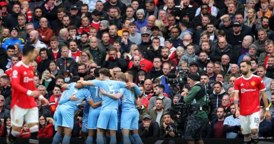 Manchester është blu, City mposht United në derbi