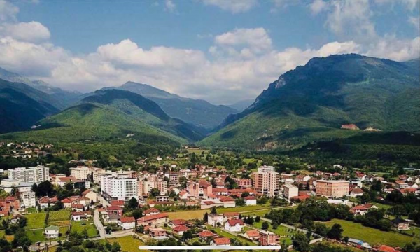 Të shtëna me armë drejt autobusit në Gllogjan, dy të lënduar