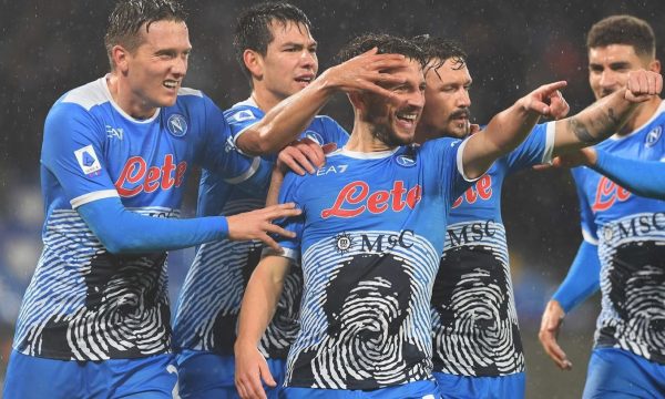 Napoli i jep “leksion” Lazios, 4 gola për kryesimin e Serie A