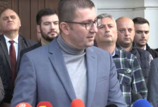 Mickoski: Nëse deri nesër Zaevi nuk dorëzon dorëheqjen do të nisim procedurën për rrëzimin e qeverisë